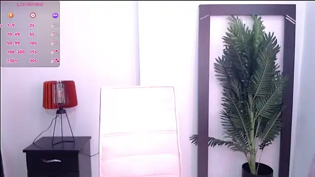 Alicelunaa online show from 10-13-25, 07:04