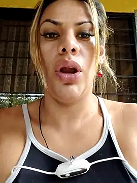 Snapshot of CurvyViolet chatting on 01-22-25, 03:07 CurvyViolet online show from 01-22-25, 03:07