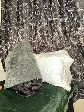 Snapshot of Sexy_barb2 chatting on 02-13-26, 08:14 Sexy barb2 online show from 02-13-26, 08:14