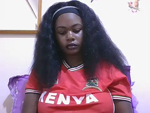 tanishacute online show from 10-30-25, 01:53