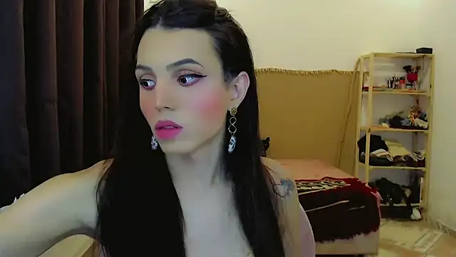 Snapshot of Sophie_Fantasys chatting on 02-06-26, 02:35 Sophie Fantasys online show from 02-06-26, 02:35