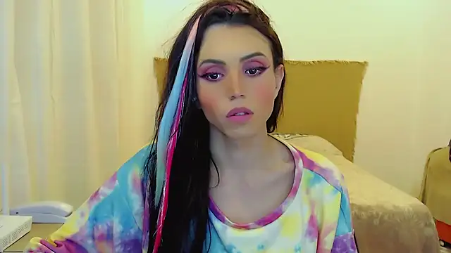 Sophie Fantasys online show from 12-20-25, 06:16