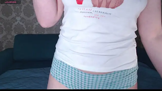 Louise Lavender online show from 01-16-25, 04:07