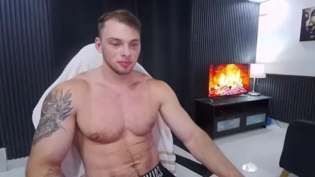 Snapshot of YourHotGreg chatting on 06-12-26, 04:10 YourHotGreg online show from 06-12-26, 04:10