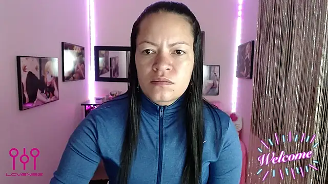 Cristal w online show from 10-28-25, 12:26