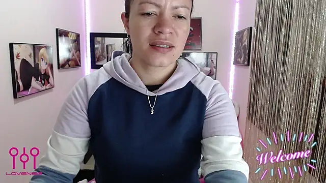 Cristal w online show from 10-17-25, 12:29