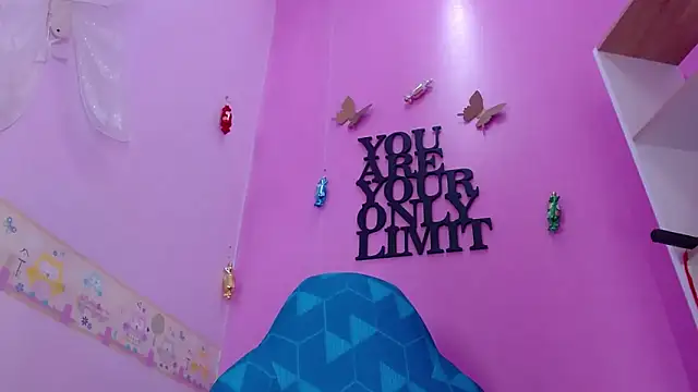 Lila Pinky online show from 03-19-25, 05:39