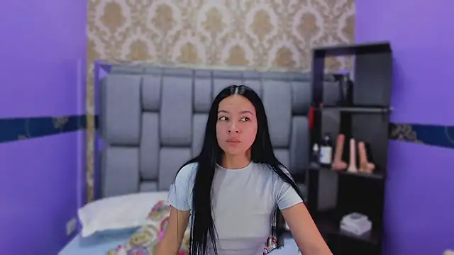 Lila Pinky online show from 10-20-25, 12:17