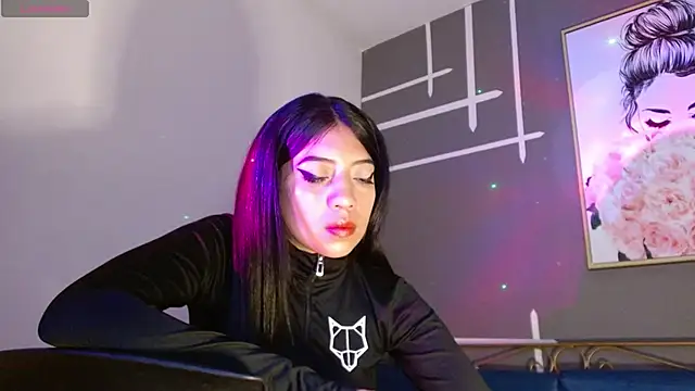Snapshot of Ey_im_simone chatting on 10-10-25, 07:58 Ey im simone online show from 10-10-25, 07:58