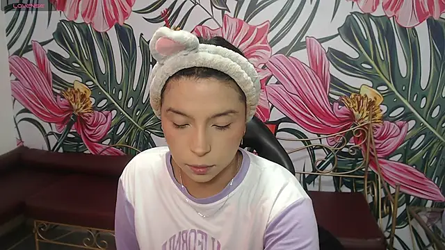 Small naughty  online show from 05-08-26, 01:04