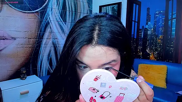 Snapshot of Small_naughty_ chatting on 02-17-25, 02:06 Small naughty online show from 02-17-25, 02:06