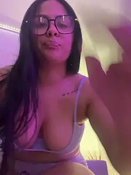 Snapshot of KattyPortman chatting on 01-26-25, 12:37 KattyPortman online show from 01-26-25, 12:37