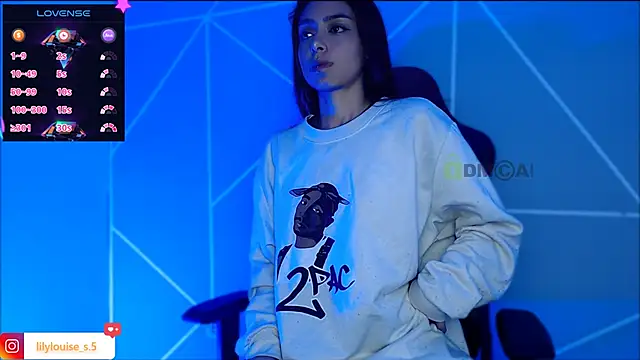 lilylouisee online show from 11-28-25, 10:21
