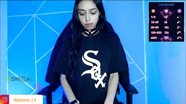 lilylouisee online show from 05-04-26, 12:03