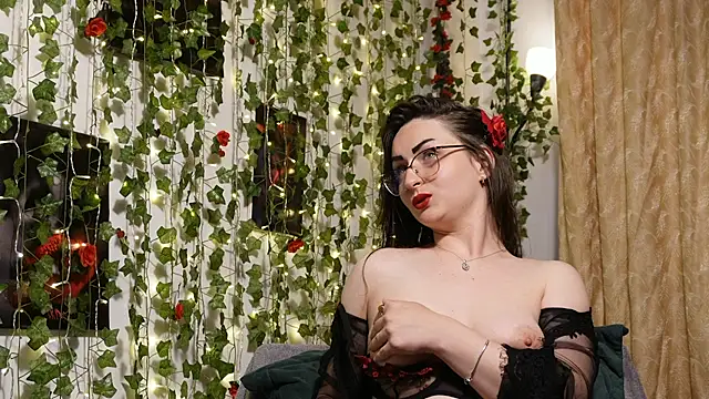 NaughtYHomemadE online show from 06-16-26, 02:28
