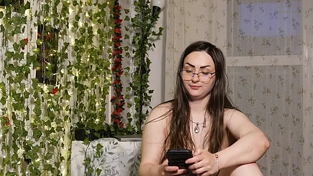 NaughtYHomemadE online show from 05-17-26, 06:52