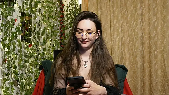 NaughtYHomemadE online show from 05-01-26, 04:12