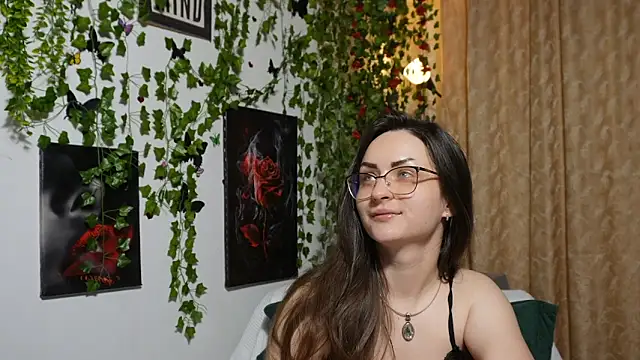 NaughtYHomemadE online show from 10-24-25, 08:46