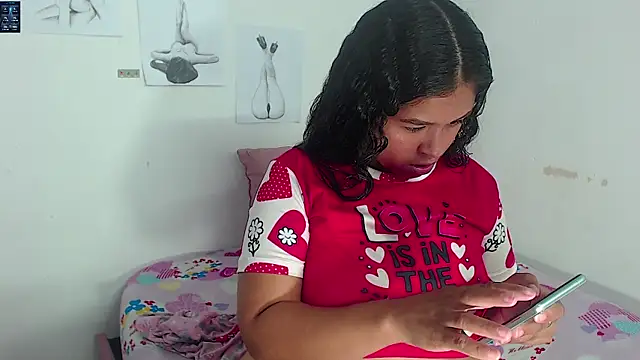 Snapshot of Hazel_donna chatting on 11-22-25, 07:07 Hazel donna online show from 11-22-25, 07:07