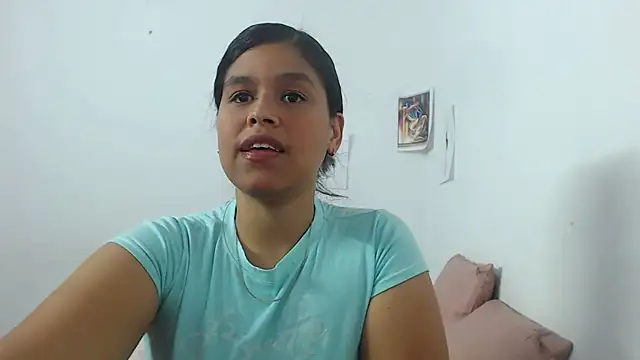 Snapshot of Hazel_donna chatting on 02-05-26, 05:14 Hazel donna online show from 02-05-26, 05:14