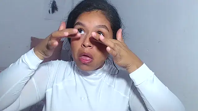 Snapshot of Hazel_donna chatting on 02-06-26, 03:13 Hazel donna online show from 02-06-26, 03:13