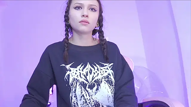 Stryxcy online show from 12-17-24, 01:07