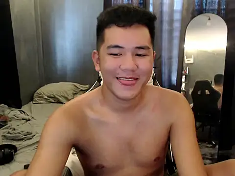 xgregor07 online show from 11-17-25, 02:37