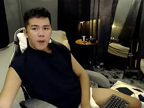 Snapshot of xgregor07 chatting on 10-11-25, 03:24 xgregor07 online show from 10-11-25, 03:24