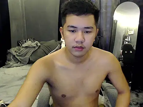 xgregor07 online show from 11-02-25, 07:13