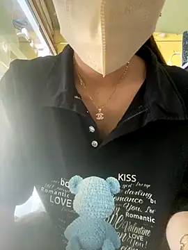 Snapshot of Rosa_998 chatting on 10-13-25, 12:56 Rosa 998 online show from 10-13-25, 12:56