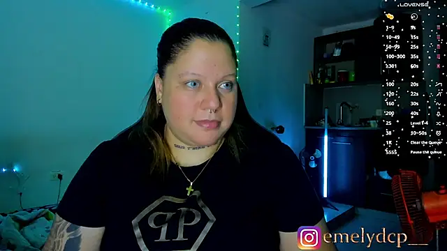 Snapshot of mariana_maze chatting on 06-17-26, 06:02 mariana maze online show from 06-17-26, 06:02