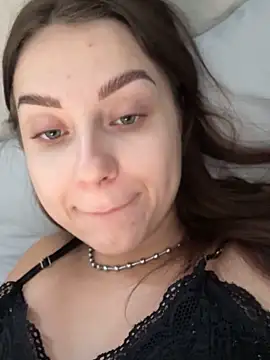 Snapshot of ellie_ssexy chatting on 09-23-25, 04:19 ellie ssexy online show from 09-23-25, 04:19