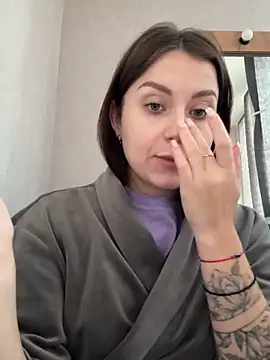 Snapshot of ellie_ssexy chatting on 10-22-25, 04:23 ellie ssexy online show from 10-22-25, 04:23