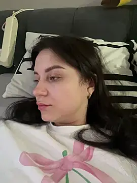 Snapshot of ellie_ssexy chatting on 03-18-25, 04:18 ellie ssexy online show from 03-18-25, 04:18