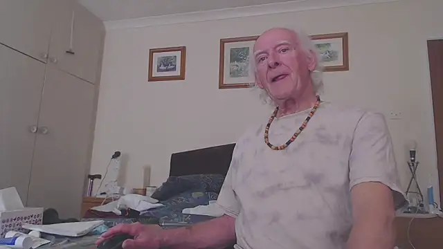 Snapshot of WaverlyKernow chatting on 03-18-25, 01:44 WaverlyKernow online show from 03-18-25, 01:44