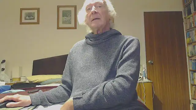 Snapshot of WaverlyKernow chatting on 01-23-25, 10:32 WaverlyKernow online show from 01-23-25, 10:32