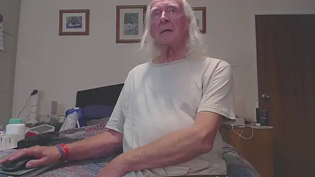 WaverlyKernow online show from 04-02-26, 02:02