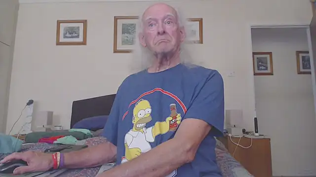 WaverlyKernow online show from 04-21-26, 01:07