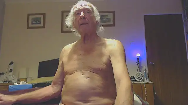 Snapshot of WaverlyKernow chatting on 01-20-25, 07:58 WaverlyKernow online show from 01-20-25, 07:58