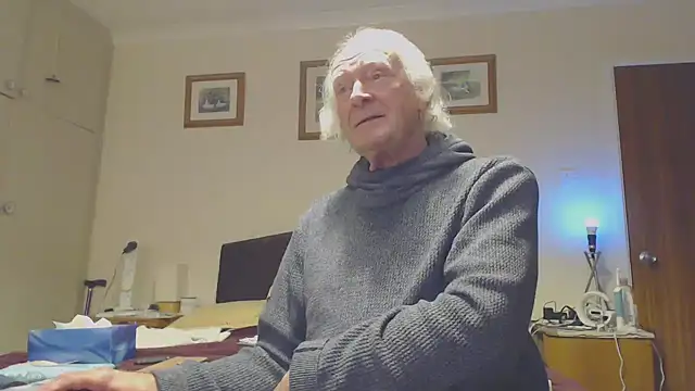Snapshot of WaverlyKernow chatting on 01-27-25, 02:24 WaverlyKernow online show from 01-27-25, 02:24