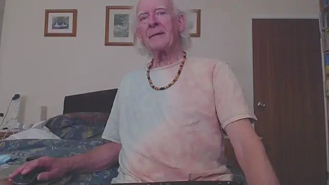 Snapshot of WaverlyKernow chatting on 03-15-25, 01:40 WaverlyKernow online show from 03-15-25, 01:40
