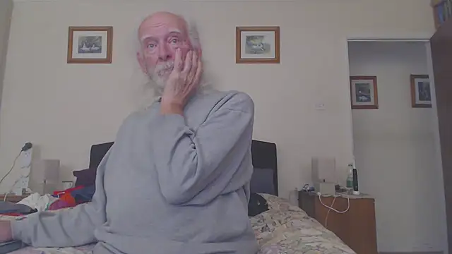 WaverlyKernow online show from 05-19-26, 01:40