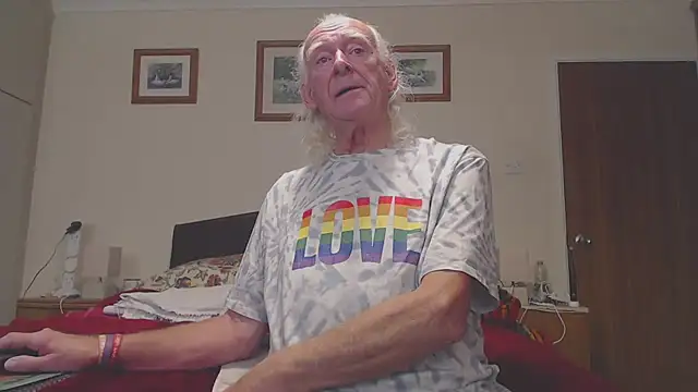 WaverlyKernow online show from 11-23-25, 02:05