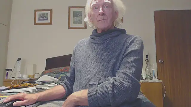 Snapshot of WaverlyKernow chatting on 03-01-25, 08:56 WaverlyKernow online show from 03-01-25, 08:56