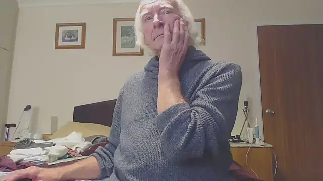 Snapshot of WaverlyKernow chatting on 02-27-25, 09:07 WaverlyKernow online show from 02-27-25, 09:07