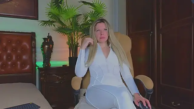 Real Tini online show from 04-10-26, 06:20