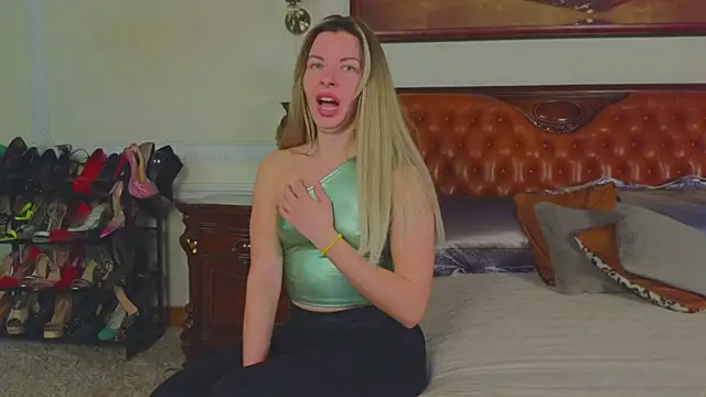 Real Tini online show from 02-20-26, 06:26