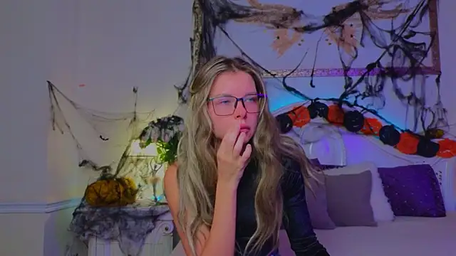 Real Tini online show from 10-24-25, 11:53