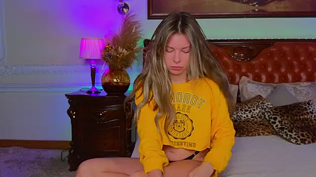 Real Tini online show from 11-21-25, 06:12