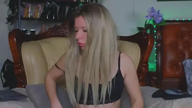 Real Tini online show from 04-04-26, 06:20